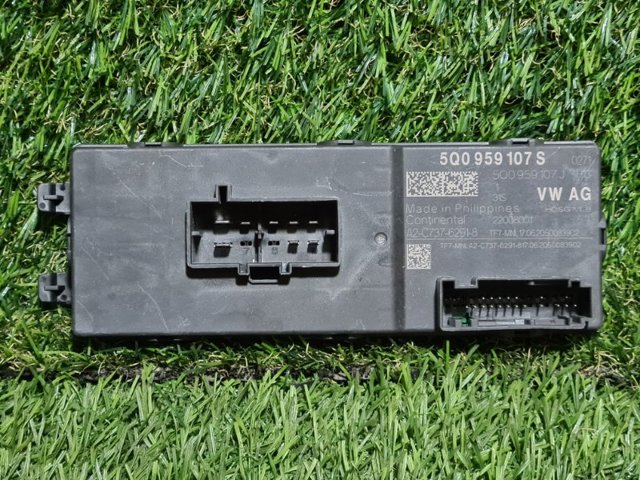 VAG 5Q0959107S Модуль управления (ЭБУ) открытия крышки багажника (двери 3/5-й задней) в наличии Одесса