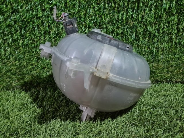 VAG 5QM121407C Бачок системы охлаждения расширительный в наличии Житомир