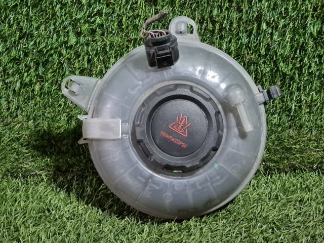 Расширительный бачок охлаждения 5QM121407C VAG