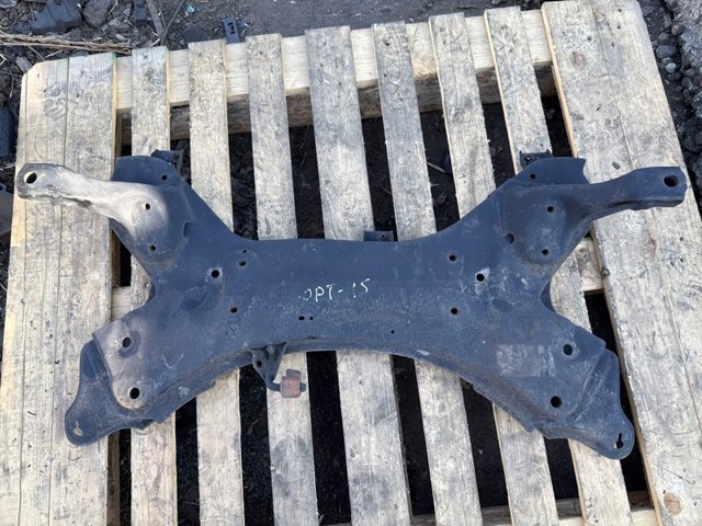 Подрамник передней подвески 624004C000 HYUNDAI