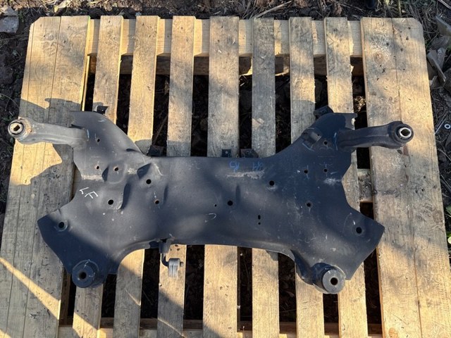 Балка передней подвески 62405C2050 HYUNDAI