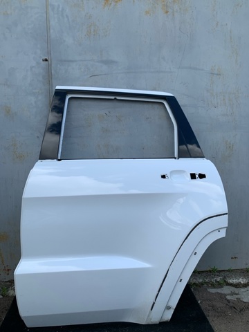 Задняя левая дверь Jeep Grand Cherokee 4