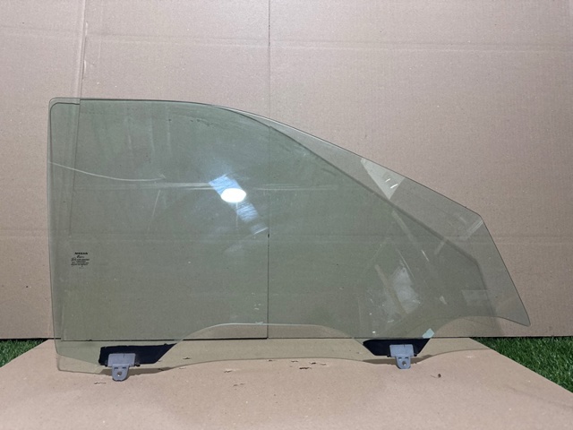 Стекло двери передней правой 803005RL0A NISSAN