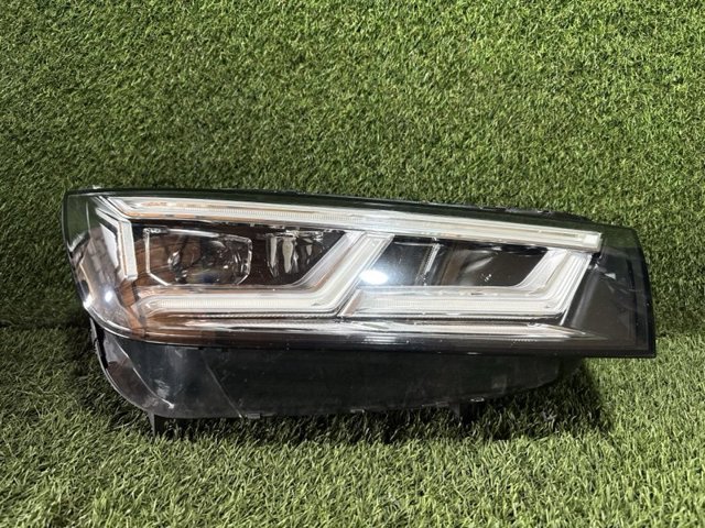 Фара правая 80A941034B VAG