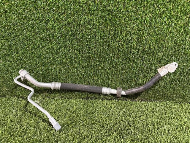 Шланг кондиционера, от радиатора к испарителю 80B816740 VAG