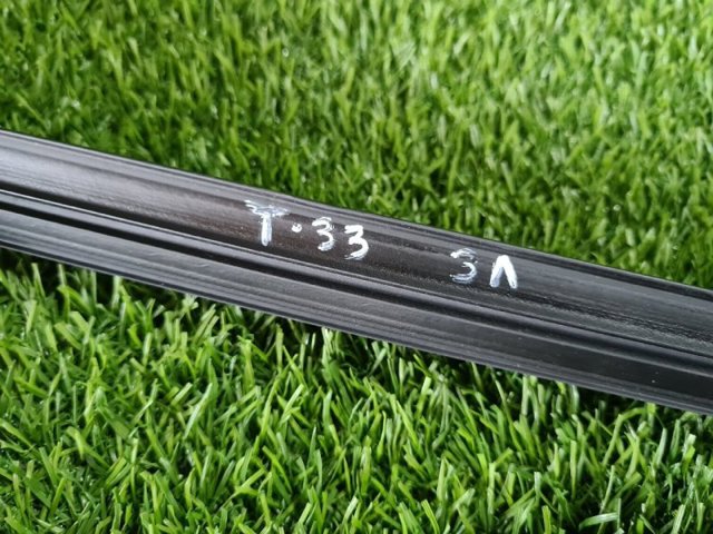 Стекло задней двери, левой 823316RR0B NISSAN