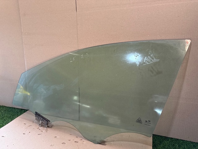 Стекло двери передней левой 82410C2000 HYUNDAI