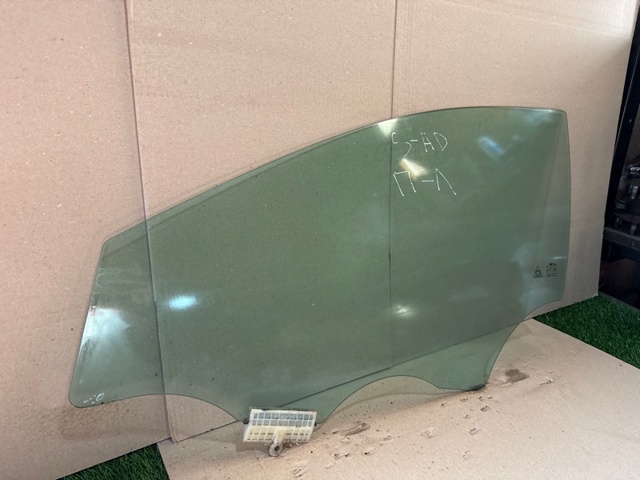 Стекло водительской двери 82410F2060 HYUNDAI