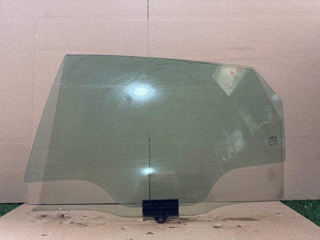 Стекло задней двери, левой 83410D5010 HYUNDAI