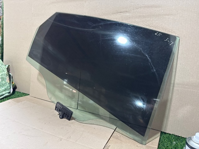 83420D5010 HYUNDAI Стекло двери задней левой купить в Ужгород