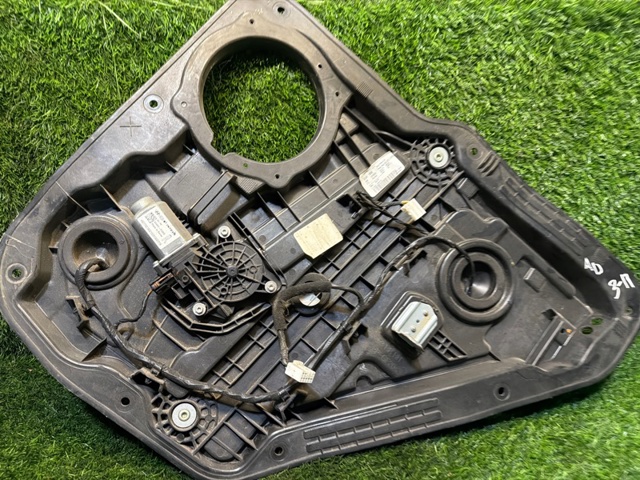 Моторчик стеклоподъемника двери задней, правой 83460F2000 HYUNDAI