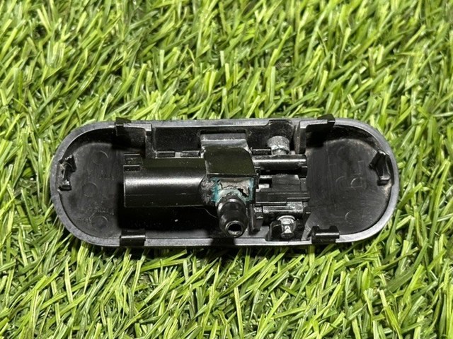 83A955988A VAG Форсунка омывателя стекла лобового правая купить в Ужгород