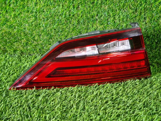 Задняя левая фара 8V5945075B VAG