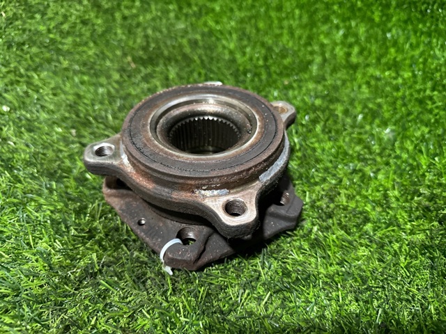 Ступицы передних колес 8W0407613 VAG