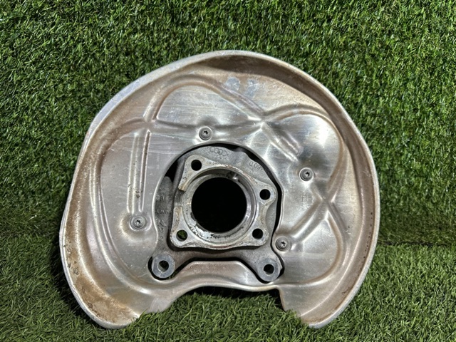 Цапфа правая 8W0505432Q VAG