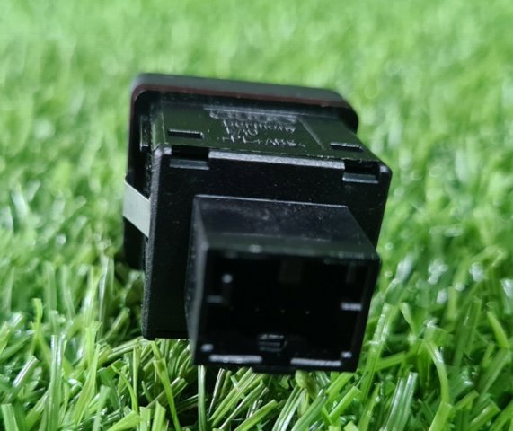 8W0941509A Кнопка включения аварийного сигнала купить Ирпень