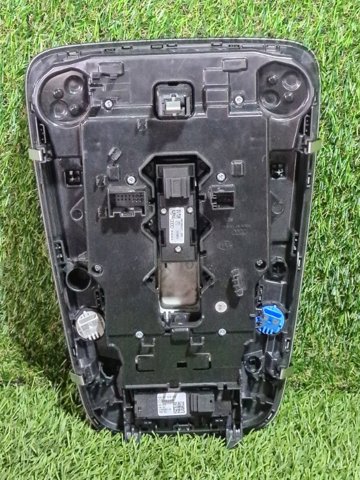 VAG 8W0947135AK6PS Плафон салона в наличии Украина