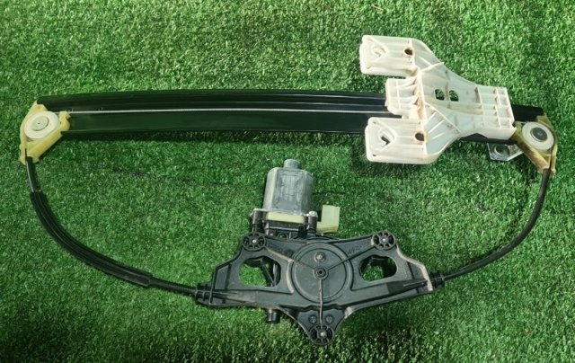 Моторчик стеклоподъемника двери задней, левой 8W0959811 VAG