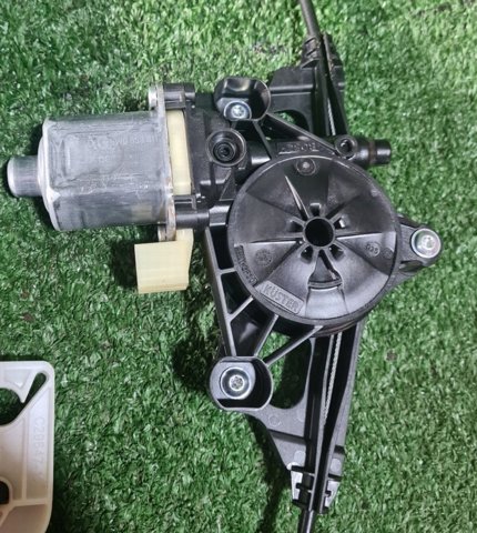 8W0959811 VAG Мотор стеклоподъемника двери задней левой купить в Харьков