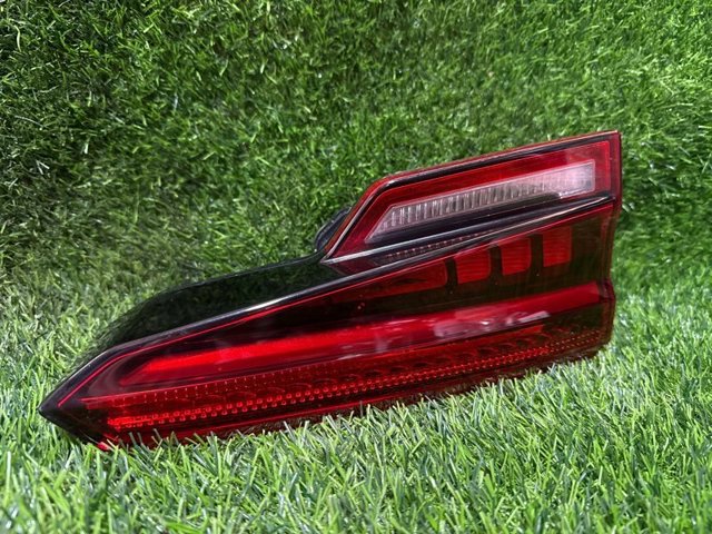Задняя левая внутренняя фара 8W5945093A VAG