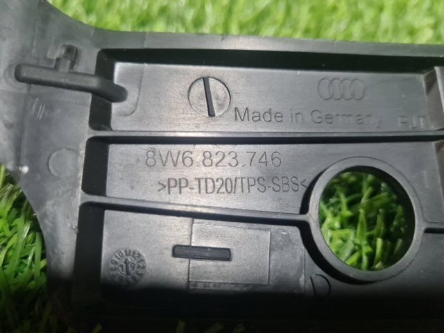 8W6823746 VAG Заглушка жабо боковая купить в Украина