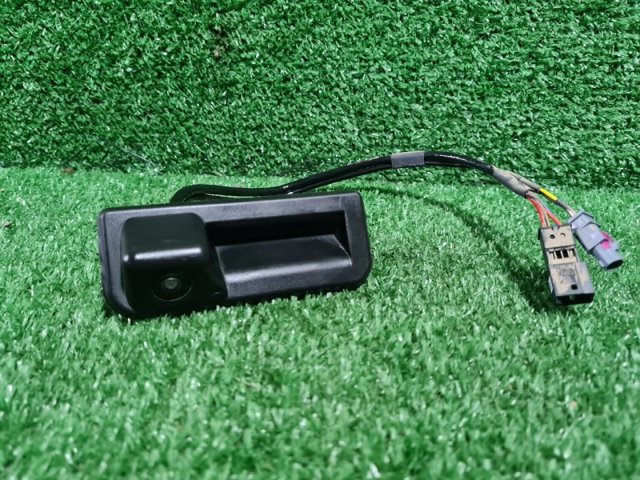 Камера системы обеспечения видимости 8W8827566D VAG