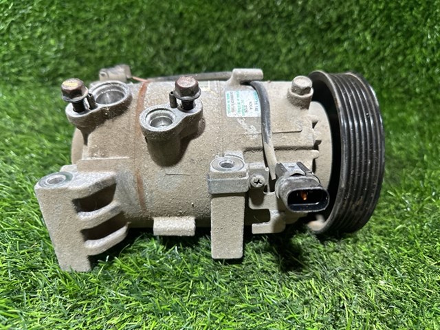 Компрессор кондиционера 97701F2500 HYUNDAI