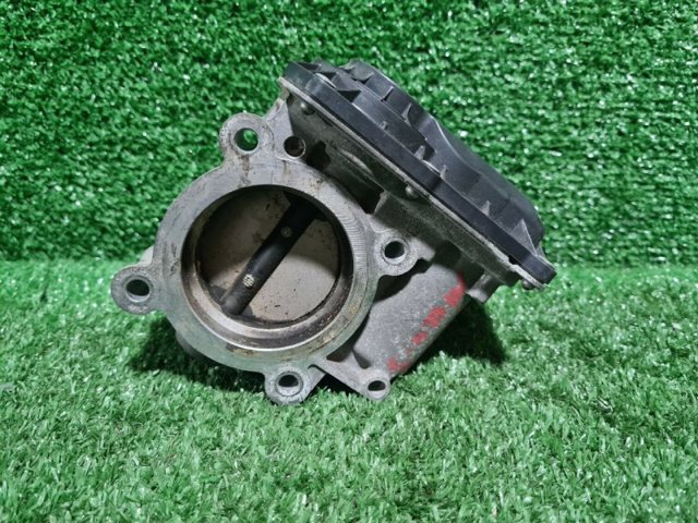 Дроссельная заслонка PE0113640 MAZDA