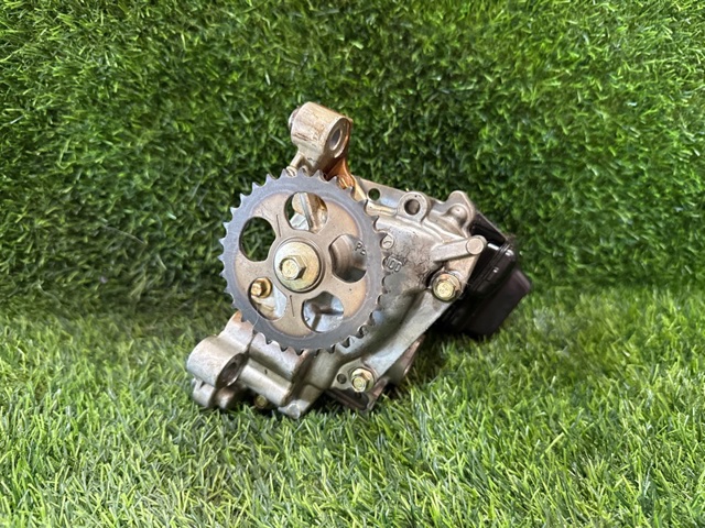 Насос маслозакачивающий PE0114100 MAZDA