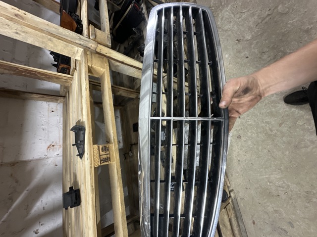 Облицовка радиатора 2118800583 MERCEDES