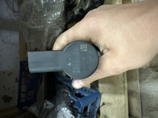 Регулятор давления в топливной рейке 6110780449 MERCEDES