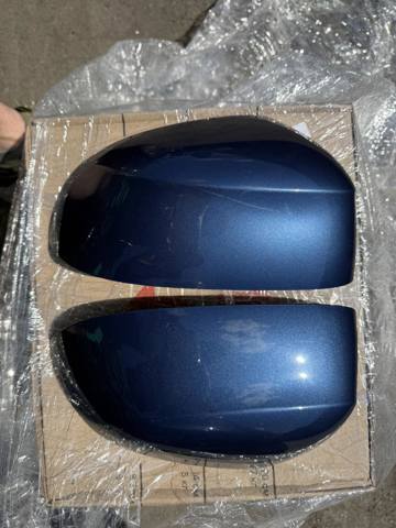 Накладка правого бокового зеркала 51168496624 BMW