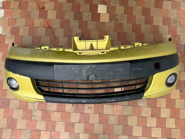 Передний бампер 620229U040 NISSAN