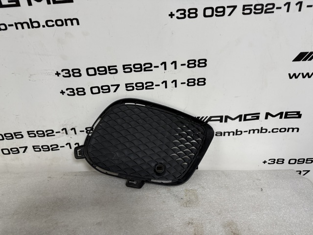 Решетка бампера переднего правая A2928855422 MERCEDES