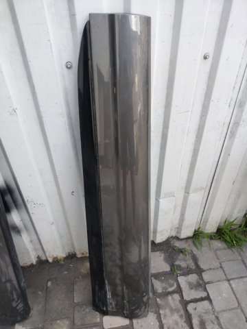 Молдинг задней правой двери, нижний 4M0853970GGRU VAG