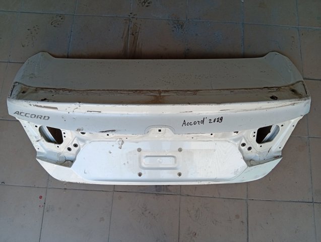 Крышка багажника 68500TVAA00ZZ HONDA