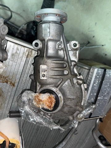 Редуктор переднего моста 31508741855 BMW