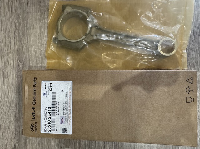 Шатун двигателя 235102E410 HYUNDAI