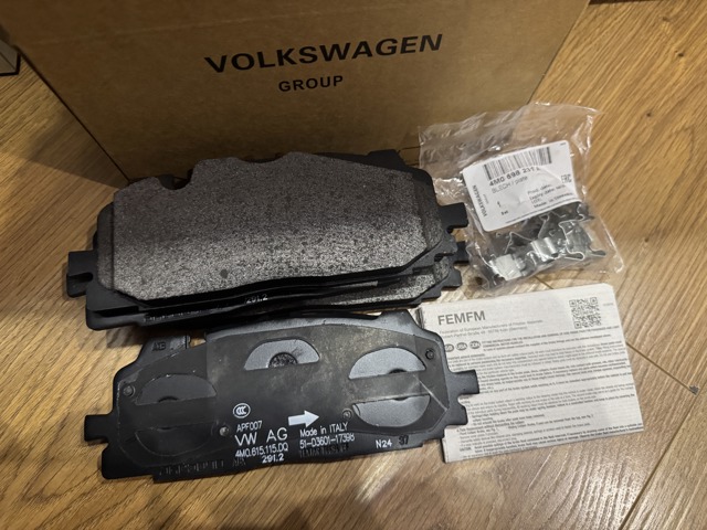 Колодки 4M0698151AM VAG
