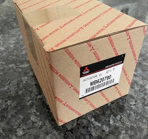 Муфта подключения переднего моста MB620790 MITSUBISHI