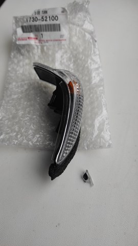 8173052100 TOYOTA Поворотник правый купить в Черкассы