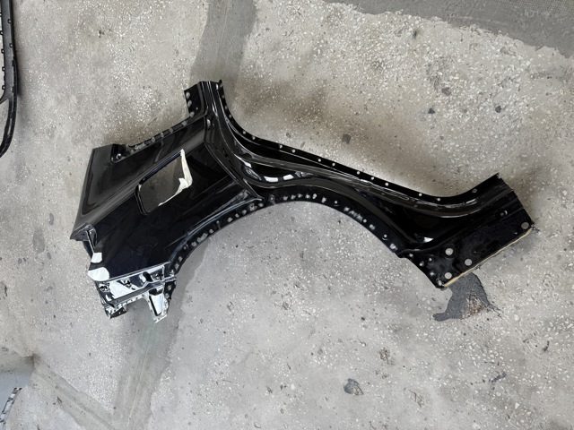 Крыло правое заднее 41007494012 BMW
