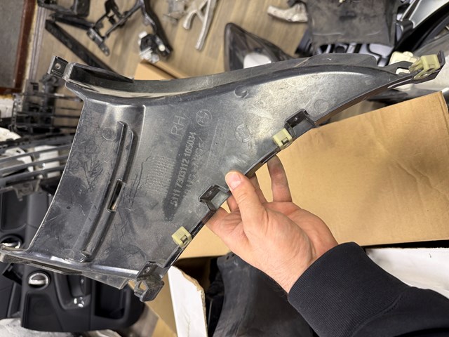 51117303112 BMW Воздуховод тормозного диска правый купить в Полтава