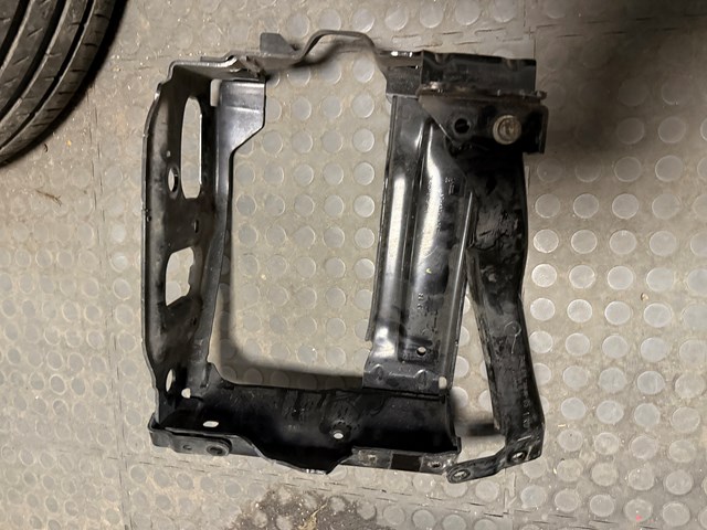 Телевизор правый 51117357184 BMW