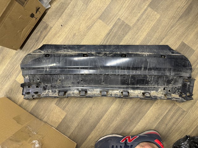 Амортизатор бампера заднего 51127331599 BMW