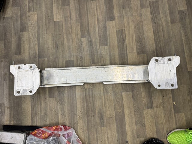 BMW 51127420657 Усилитель бампера заднего в наличии Полтава