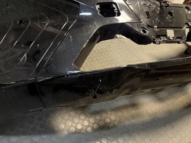 BMW 51139464477 Накладка бампера переднего в наличии Ровно