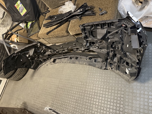 BMW 51139464477 Накладка бампера переднего в наличии Черкассы