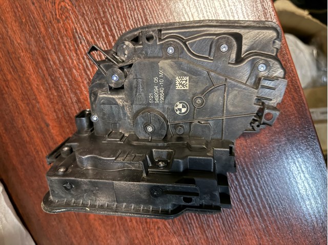 Замок передней пассажирской двери 51219492094 BMW