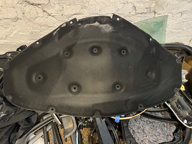 Утеплитель капота 51487221993 BMW